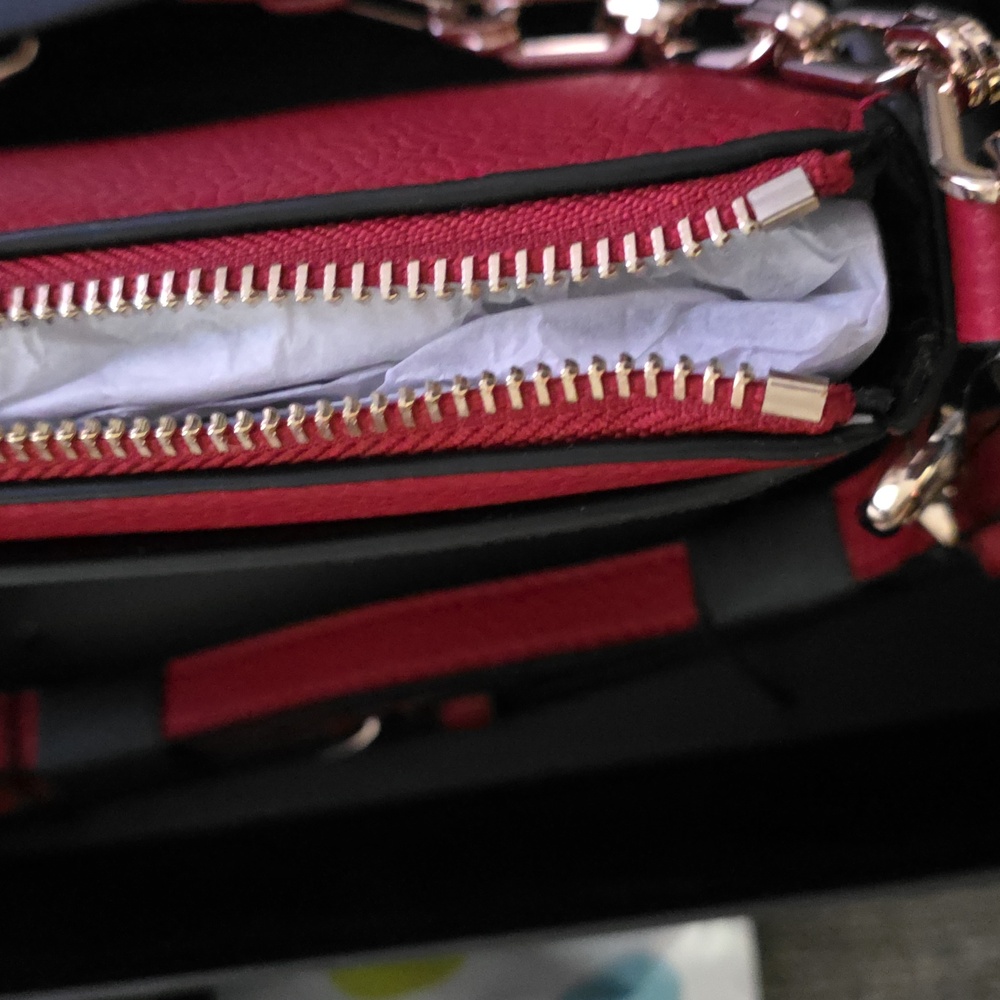 DKNY Red Leather Crossbody  Bag - Picture 4 of 4